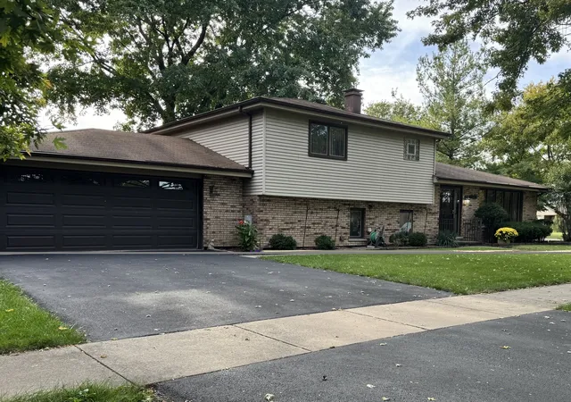 Photo 2 of Single family home for sale at 13004 S Blossom Dr, Alsip, IL 60803 | MLS# 12772826 | Listing updated on 2026-10-06