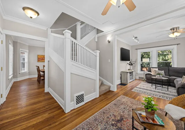 Photo 3 of Single family home for sale at 198 W Quincy St, Riverside, IL 60546 | MLS# 12772831 | Listing updated on 2026-10-07