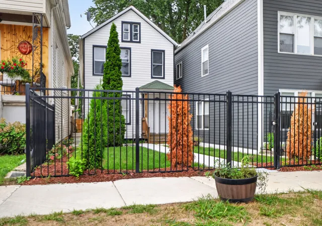 Multi family home for sale at 2818 N Drake Ave, Chicago, IL 60618 | MLS# 12772834