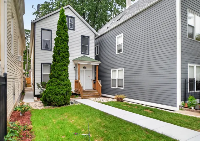 Photo 3 of Multi family home for sale at 2818 N Drake Ave, Chicago, IL 60618 | MLS# 12772834 | Listing updated on 2026-10-07