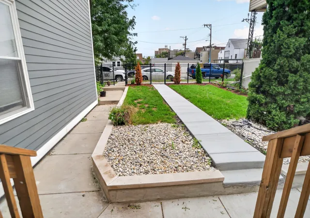 Listing Photo 4 - Condo for sale in building located at 2818 N Drake Ave, Chicago, IL 60618
