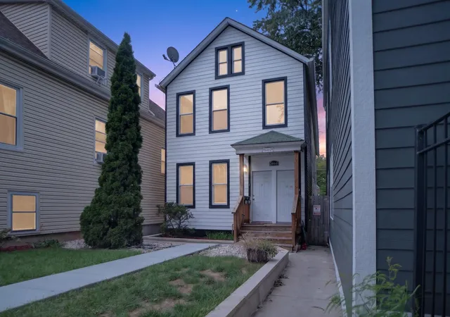 Listing Photo 5 - Condo for sale in building located at 2818 N Drake Ave, Chicago, IL 60618