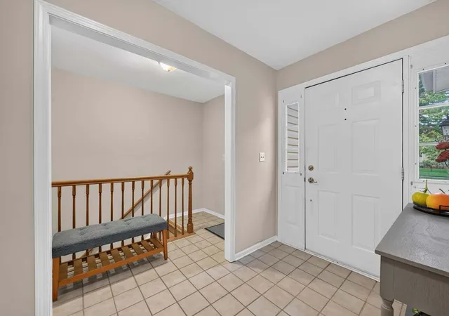 Photo 3 of Single family home for sale at 397 Meadowview Ln, Aurora, IL 60502 | MLS# 12772836 | Listing updated on 2026-10-06