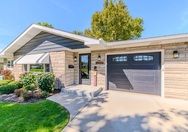 Photo 3 of Sale Pending at 405 Bevan Dr E, Joliet, IL 60435 | MLS# 12772842 | Listing updated on 2026-10-04