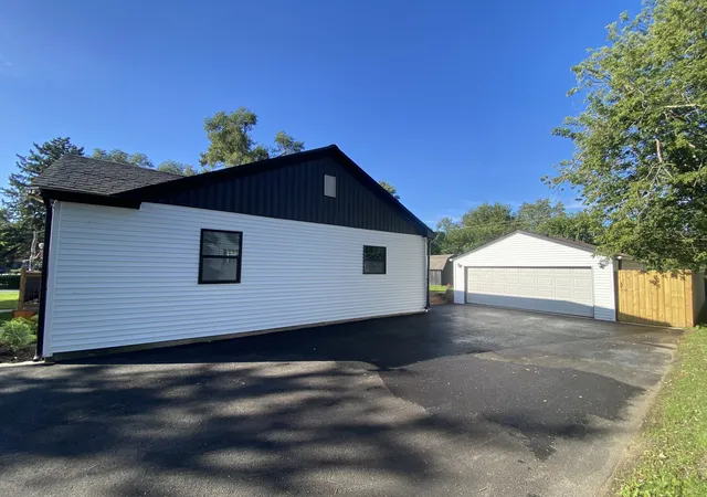 Photo 4 of Single family home for sale at 9606 S Natoma Ave, Oak Lawn, IL 60453 | MLS# 12772848 | Listing updated on 2026-10-02