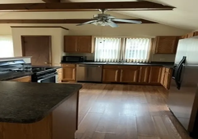 Photo 4 of Single family home for sale at 42690 N Lake Dr, Antioch, IL 60002 | MLS# 12772861 | Listing updated on 2026-10-06