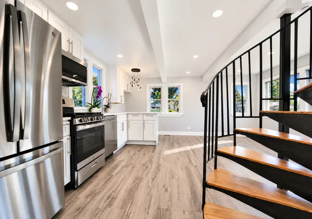 Photo 4 of Single family home for sale at 9548 Merrimac Ave, Oak Lawn, IL 60453 | MLS# 12772865 | Listing updated on 2026-10-05