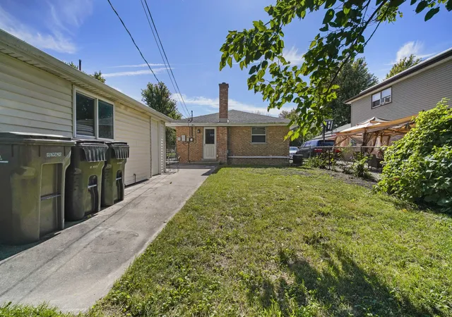 Photo 3 of Single family home for sale at 6508 103rd Street, Chicago Ridge, IL 60415 | MLS# 12772866 | Listing updated on 2026-10-02
