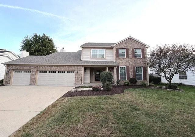 Single family home for sale at 425 Lennox Dr, Oswego, IL 60543 | MLS# 12772881