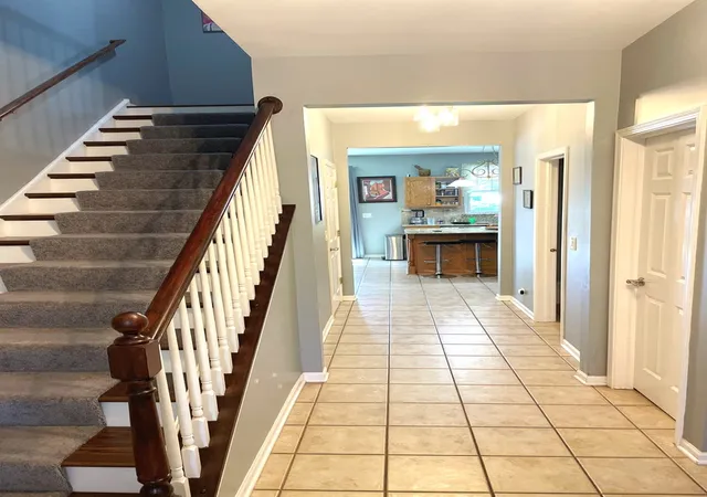 Photo 2 of Single family home for sale at 425 Lennox Dr, Oswego, IL 60543 | MLS# 12772881 | Listing updated on 2026-10-05
