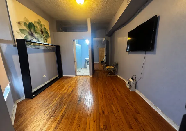 Listing Photo 4 - Condo for sale in building located at 6830 S Langley Ave, Chicago, IL 60637