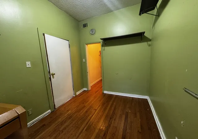 Listing Photo 5 - Condo for sale in building located at 6830 S Langley Ave, Chicago, IL 60637