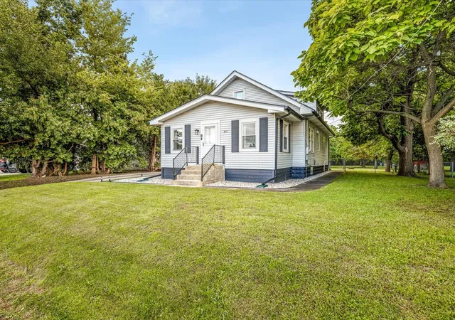 Photo 2 of Sale Pending at 813 Harlem Rd, Machesney Park, IL 61115 | MLS# 12772887 | Listing updated on 2026-10-03