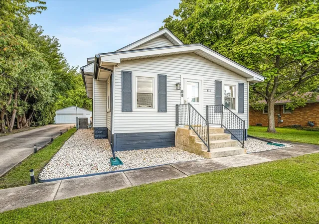 Photo 3 of Sale Pending at 813 Harlem Rd, Machesney Park, IL 61115 | MLS# 12772887 | Listing updated on 2026-10-03