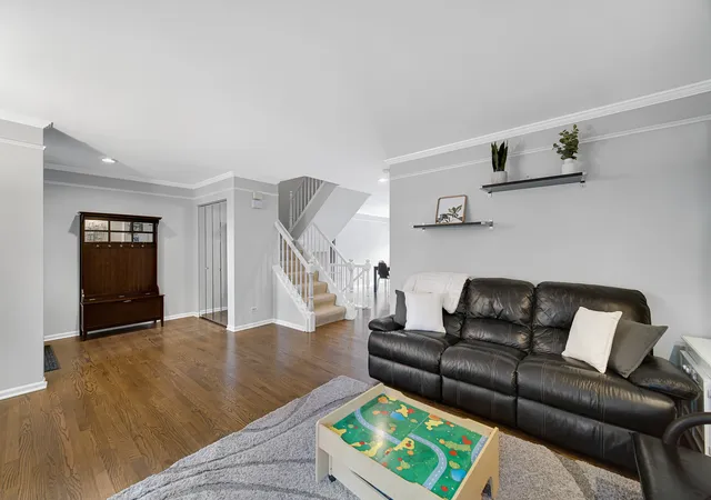 Photo 4 of Townhouse for sale at 9054 Forestview Rd, Evanston, IL 60203 | MLS# 12772901 | Listing updated on 2026-10-07