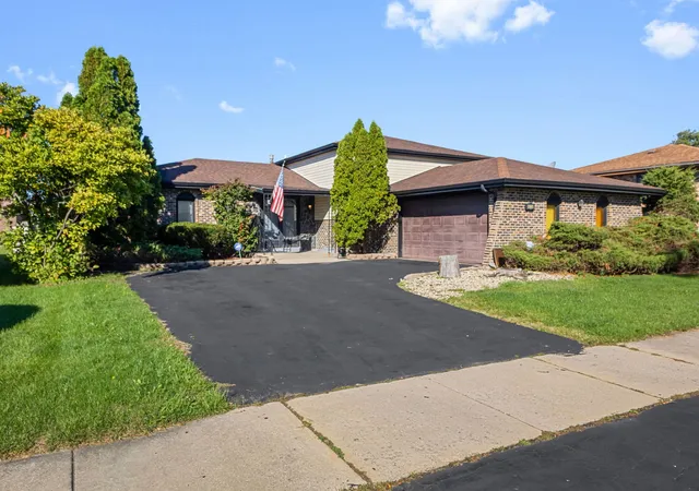 Photo 1 of Single family home for sale at 416 S Harper Ave, Glenwood, IL 60425 | MLS# 12772926 | Listing updated on 2026-10-07