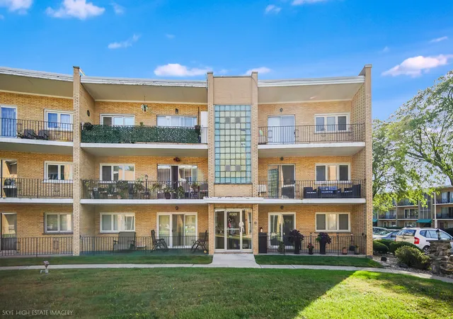 Condo for sale at 10320 S Pulaski Rd #205A, Oak Lawn, IL 60453 | MLS# 12772929