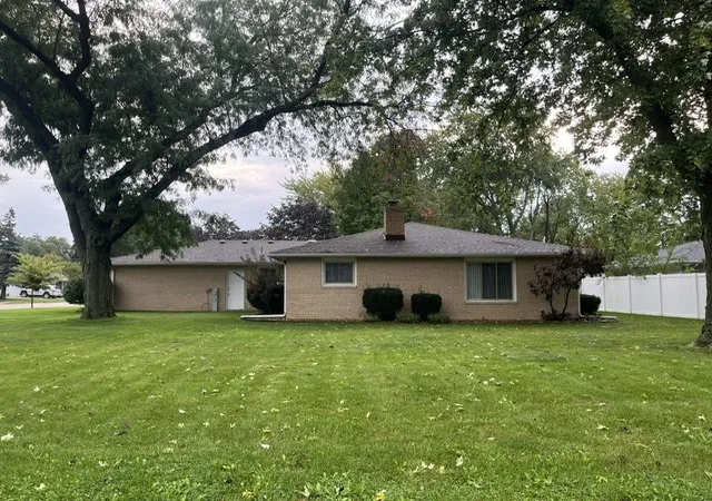 Photo 3 of Single family home for sale at 207 Illini Dr, Minooka, IL 60447 | MLS# 12772955 | Listing updated on 2026-10-07