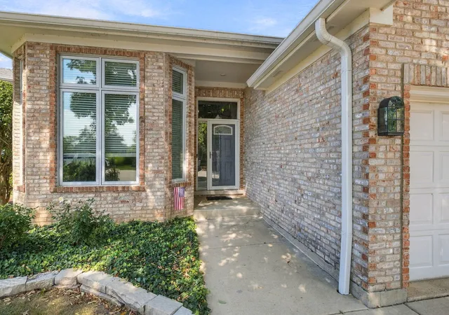 Photo 3 of Townhouse for sale at 23102 Lacroix Ln, Plainfield, IL 60544 | MLS# 12772963 | Listing updated on 2026-10-04