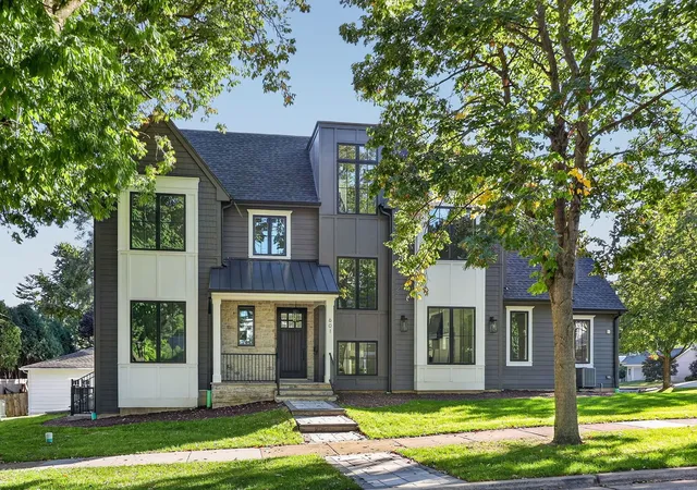 Single family home for sale at 601 S Stough St, Hinsdale, IL 60521 | MLS# 12772981