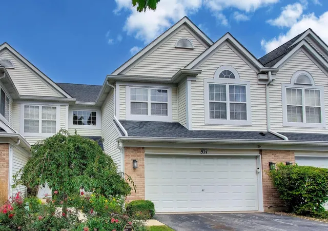 Photo 1 of Townhouse for sale at 924 Ainsley Dr #---, West Chicago, IL 60185 | MLS# 12772983 | Listing updated on 2026-10-06