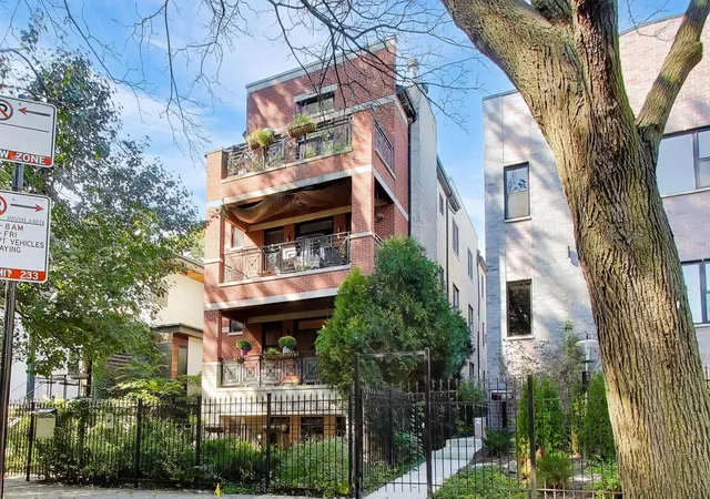 Photo 1 of Condo for sale at 6100 N Hermitage Ave #G, Chicago, IL 60660 | MLS# 12772985 | Listing updated on 2026-10-05