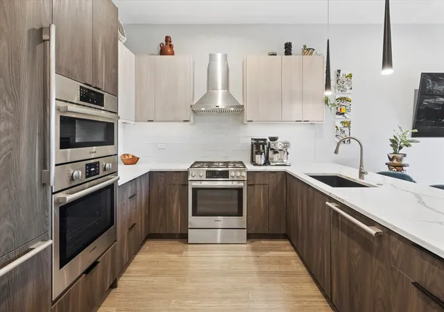Photo 3 of Condo for sale at 4858 N Kenmore Ave #2N, Chicago, IL 60640 | MLS# 12772994 | Listing updated on 2026-10-07