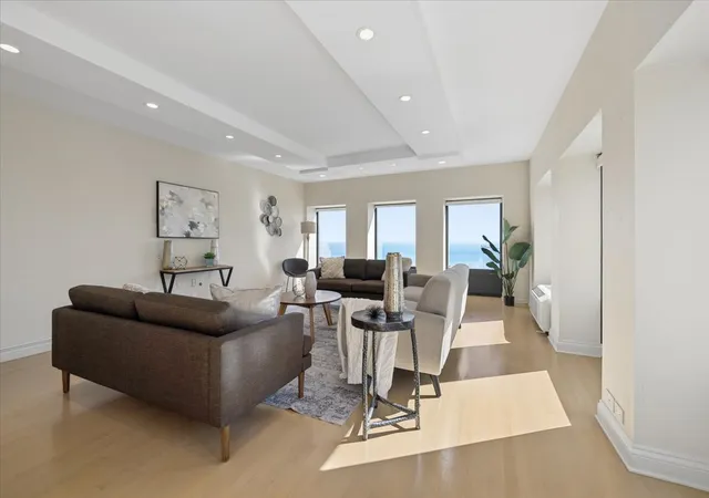 Listing Photo 4 - Condo for sale in building located at 1100 N Lake Shore Dr, Chicago, IL 60611 - Unit #7B
