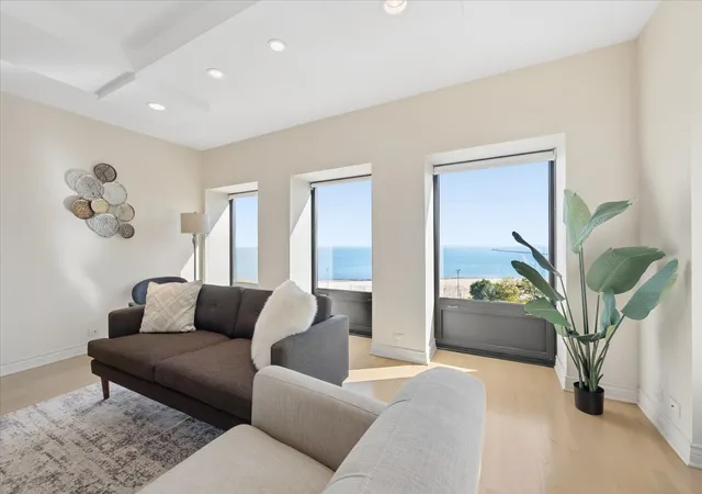 Listing Photo 5 - Condo for sale in building located at 1100 N Lake Shore Dr, Chicago, IL 60611 - Unit #7B