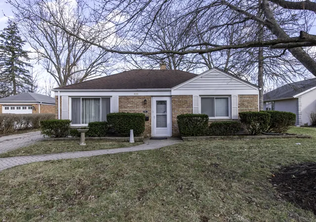 Single family home for sale at 400 7th Avenue, Libertyville, IL 60048 | MLS# 12773025