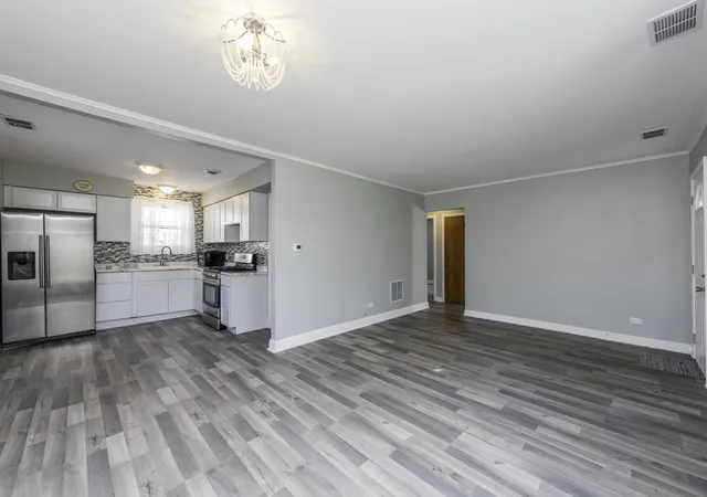 Photo 4 of Single family home for sale at 400 7th Avenue, Libertyville, IL 60048 | MLS# 12773025 | Listing updated on 2026-10-06