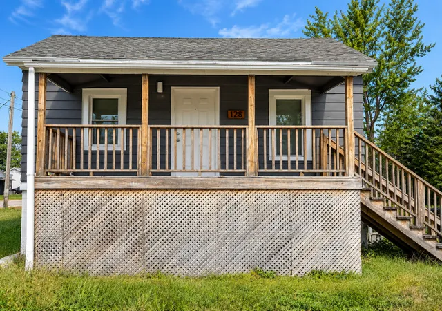 Photo 1 of Single family home for sale at 128 W North St, Watseka, IL 60970 | MLS# 12773034 | Listing updated on 2026-10-06