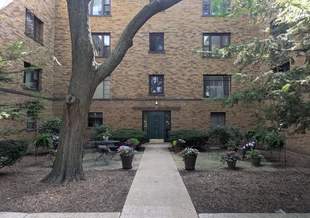Photo 2 of Condo for sale at 1535 Monroe Ave #2, River Forest, IL 60305 | MLS# 12773038 | Listing updated on 2026-10-06