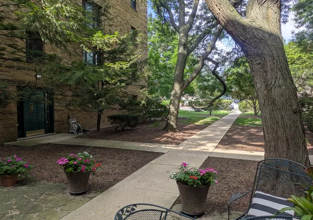 Photo 3 of Condo for sale at 1535 Monroe Ave #2, River Forest, IL 60305 | MLS# 12773038 | Listing updated on 2026-10-06
