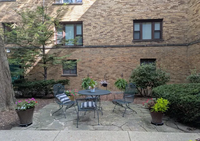 Photo 4 of Condo for sale at 1535 Monroe Ave #2, River Forest, IL 60305 | MLS# 12773038 | Listing updated on 2026-10-06