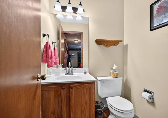 Photo 3 of Single family home for sale at 1208 Royal Pointe Dr, Bloomington, IL 61704 | MLS# 12773041 | Listing updated on 2026-10-07