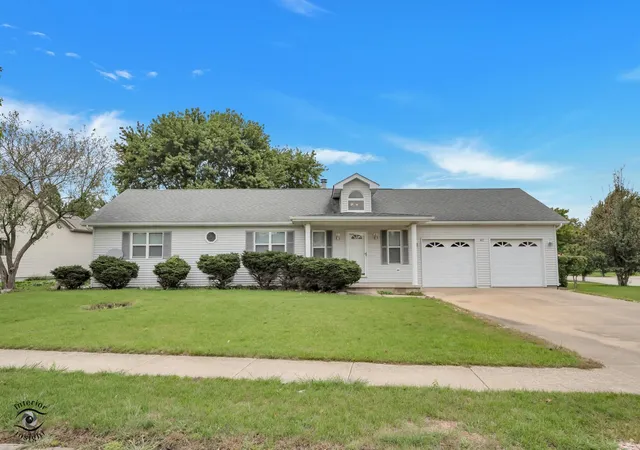 Photo 1 of Townhouse for sale at 407 Sorin Cir, Manteno, IL 60950 | MLS# 12773066 | Listing updated on 2026-10-06