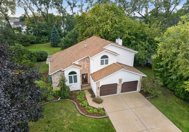 Photo 2 of Single family home for sale at 1114 Oxford Ln, Shorewood, IL 60404 | MLS# 12773077 | Listing updated on 2026-10-06