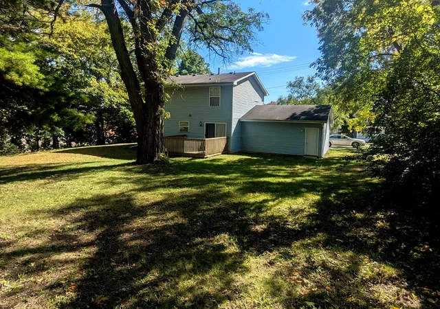Photo 2 of Single family home for sale at 1053 School St, Rockford, IL 61101 | MLS# 12773078 | Listing updated on 2026-10-03