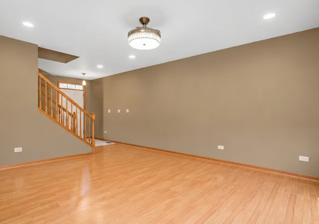 Photo 2 of Townhouse for sale at 16612 Knottingwood Ave, Oak Forest, IL 60452 | MLS# 12773080 | Listing updated on 2026-10-05