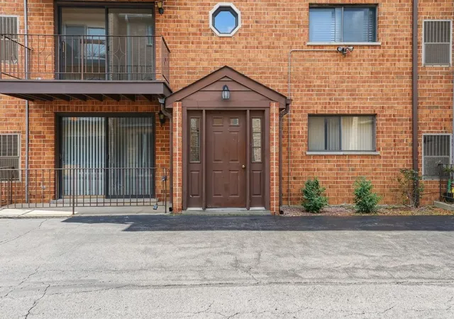 Photo 3 of Condo for sale at 5973 N Northwest Hwy #2C, Chicago, IL 60631 | MLS# 12773088 | Listing updated on 2026-10-19