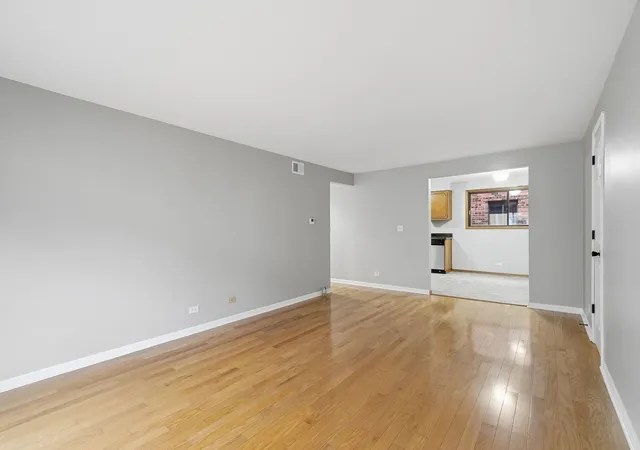Listing Photo 5 - Condo for sale in building located at 5973 N Nw Hwy, Chicago, IL 60631 - Unit #2C