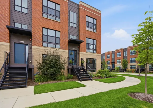 Photo 3 of Townhouse for sale at 2210 Venture Dr, Schaumburg, IL 60173 | MLS# 12773120 | Listing updated on 2026-10-06