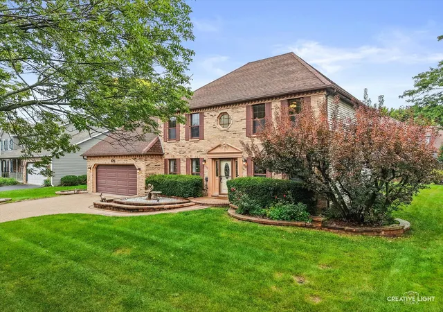 Photo 3 of Single family home for sale at 475 Prairie Knoll Dr, Naperville, IL 60565 | MLS# 12773128 | Listing updated on 2026-10-05