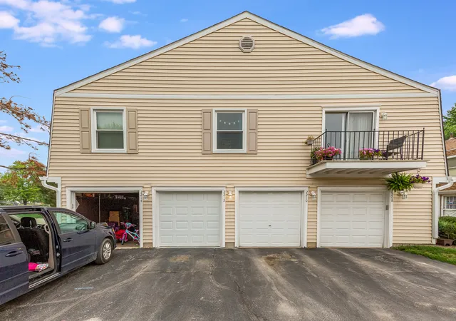 Photo 2 of Townhouse for sale at 2212 Cardinal Ct, Schaumburg, IL 60194 | MLS# 12773129 | Listing updated on 2026-10-06