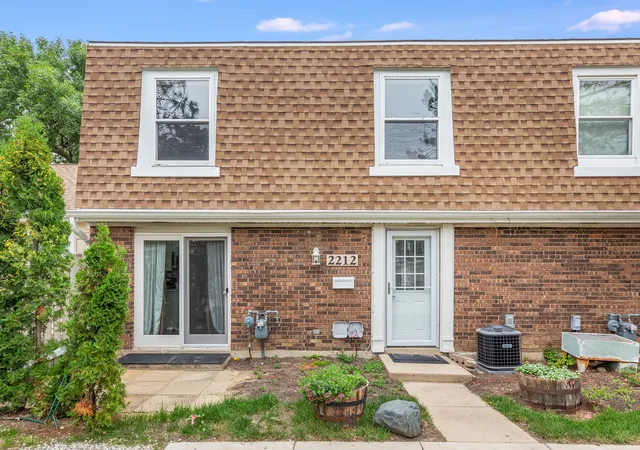 Photo 3 of Townhouse for sale at 2212 Cardinal Ct, Schaumburg, IL 60194 | MLS# 12773129 | Listing updated on 2026-10-06