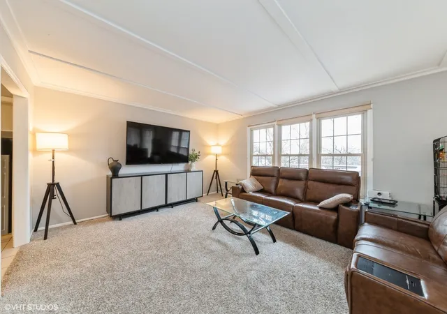 Photo 2 of Single family home for sale at 264 Evergreen Ln, Bloomingdale, IL 60108 | MLS# 12773148 | Listing updated on 2026-10-20