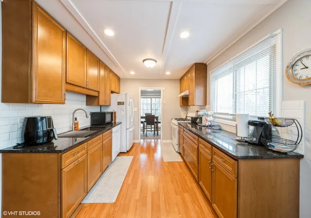 Photo 4 of Single family home for sale at 264 Evergreen Ln, Bloomingdale, IL 60108 | MLS# 12773148 | Listing updated on 2026-10-20