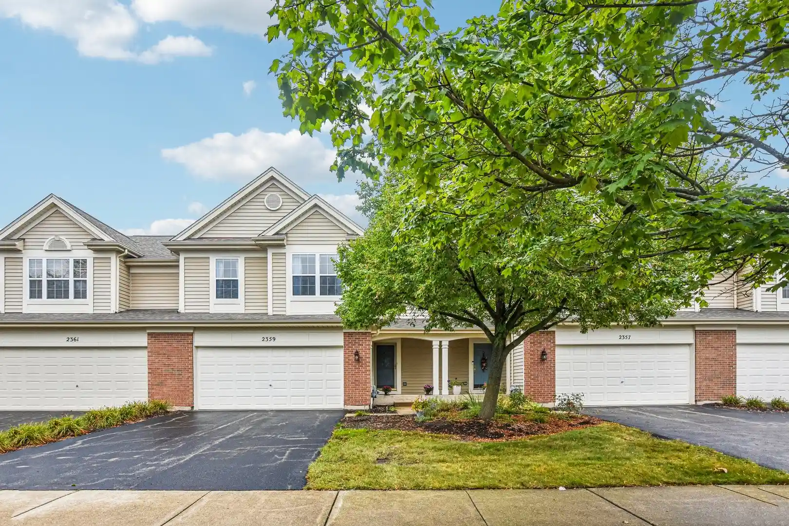 Listing Photo 1 - Condo for sale in 2359 Foxmoor Ln located at 2359 Foxmoor Ln, Aurora, IL 60502 - Unit #2359
