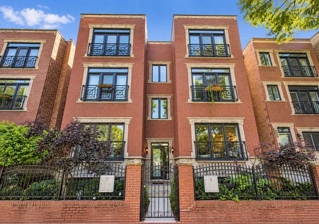 Condo for sale at 2717 N Wilton Ave #3S, Chicago, IL 60614 | MLS# 12773156